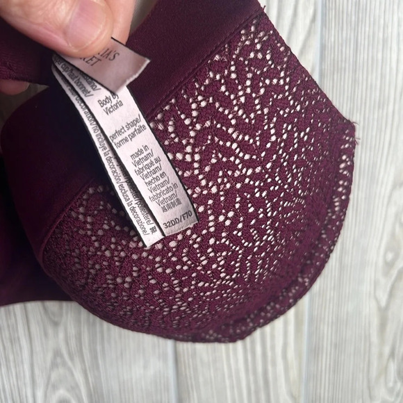 Women’s Victoria Secret Body By Victoria Perfect Shape 32DD - Picture 3 of 4